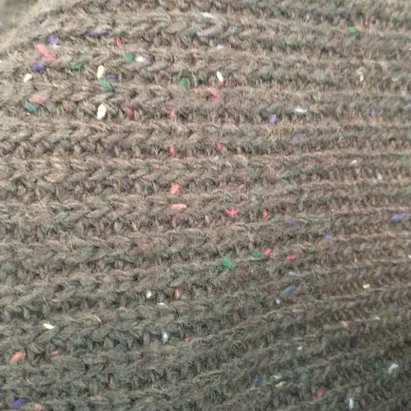 👀NWT! Distressed sweater, tagged as M but more like L/XL. Dark green.See pics. - Picture 12 of 13